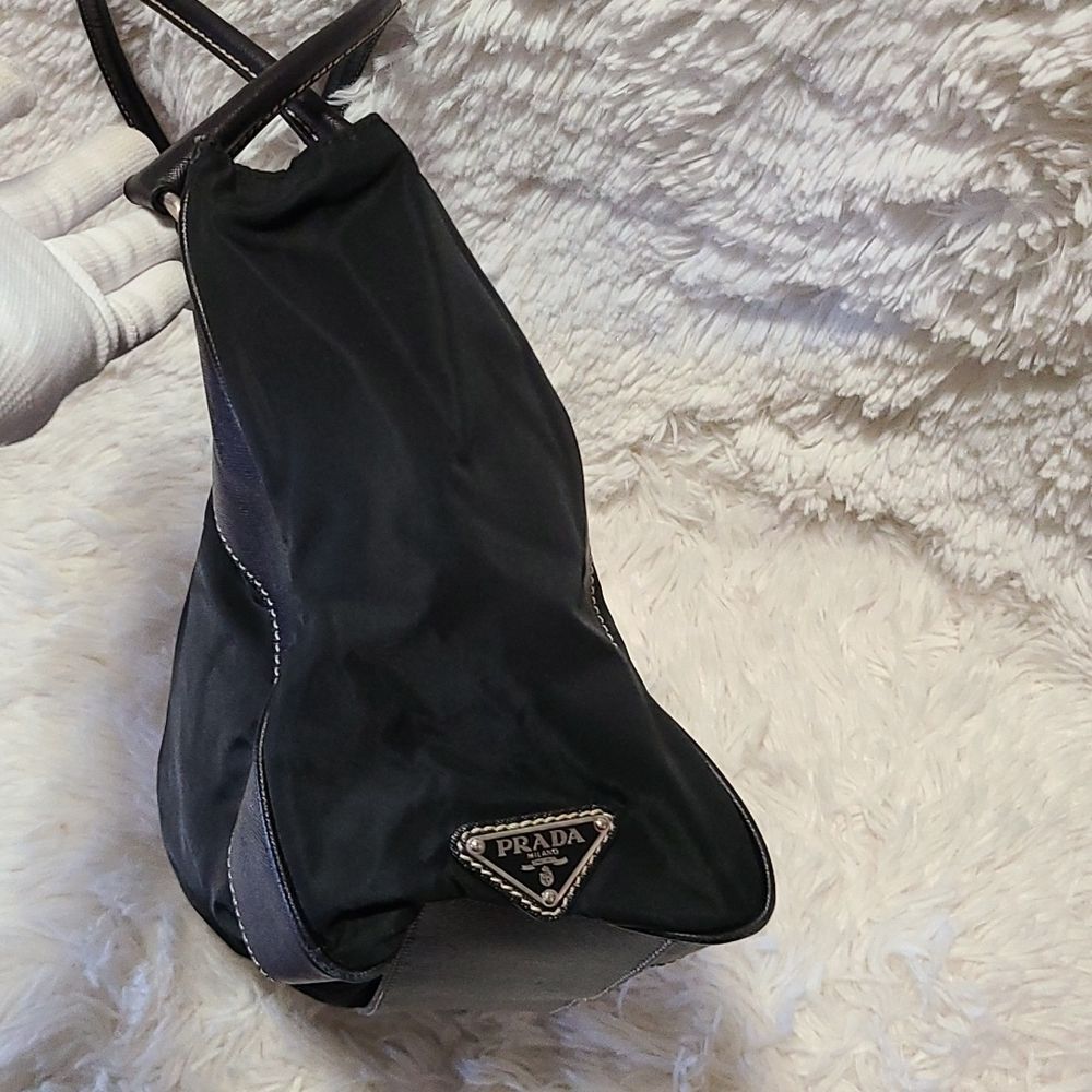 💯 Authentic Prada Handbag 🍀 - Picture 6 of 14